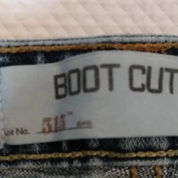 Levi Jean 18 - Picture 5 of 7